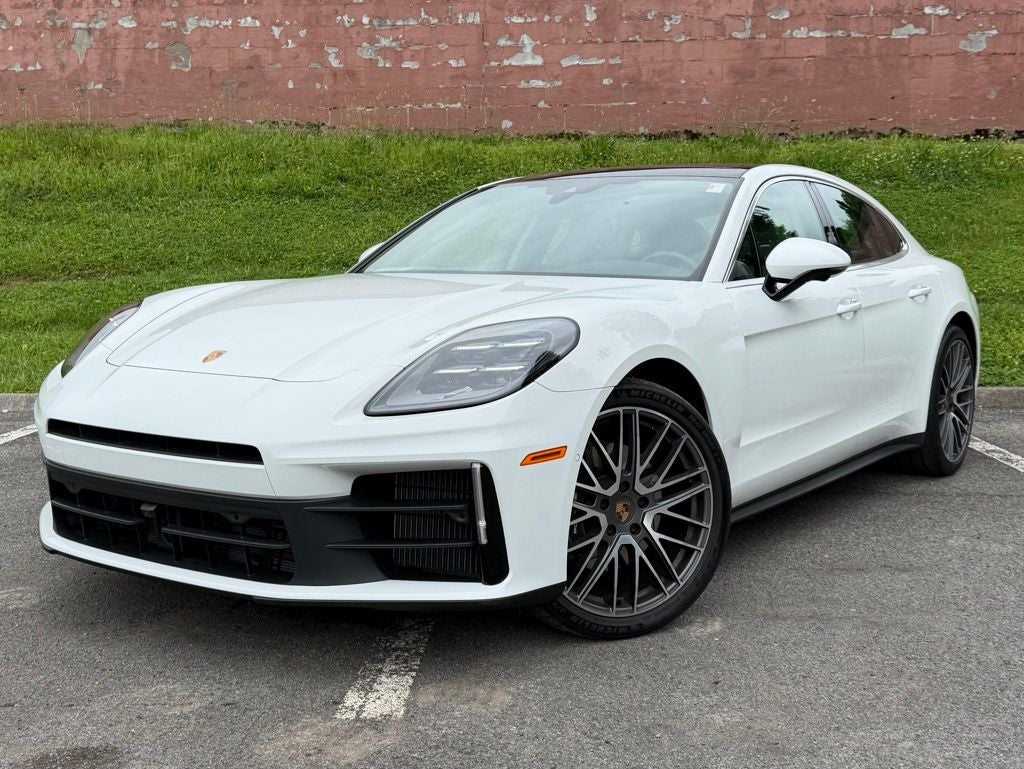 2025 Porsche Panamera 4
