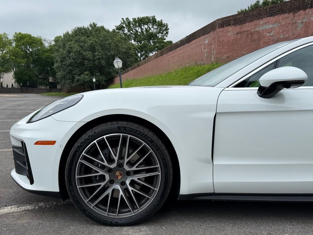 2025 Porsche Panamera 4