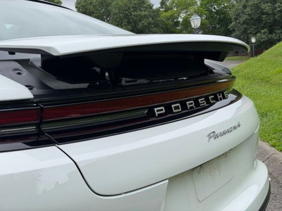 2025 Porsche Panamera 4