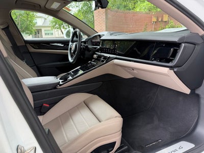2025 Porsche Panamera 4