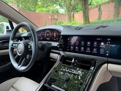 2025 Porsche Panamera 4