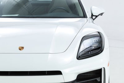 2025 Porsche Panamera 4
