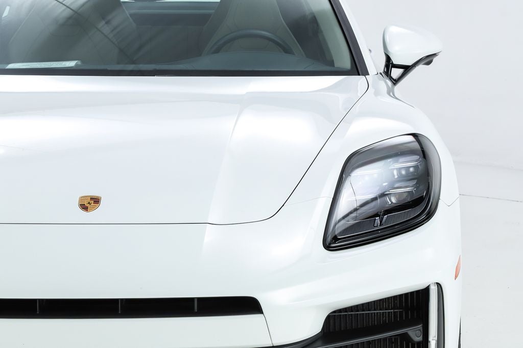 2025 Porsche Panamera 4