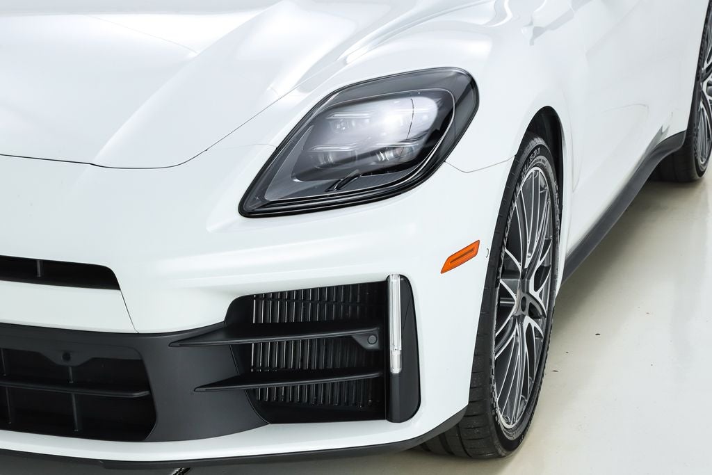2025 Porsche Panamera 4