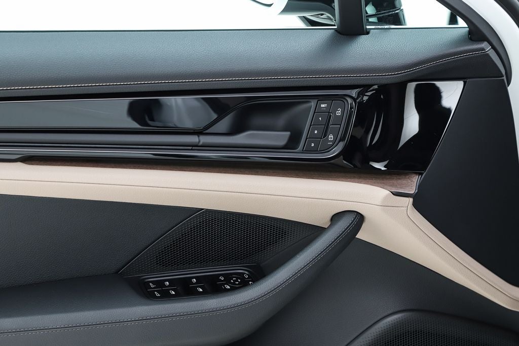 2025 Porsche Panamera 4