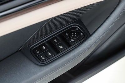 2025 Porsche Panamera 4