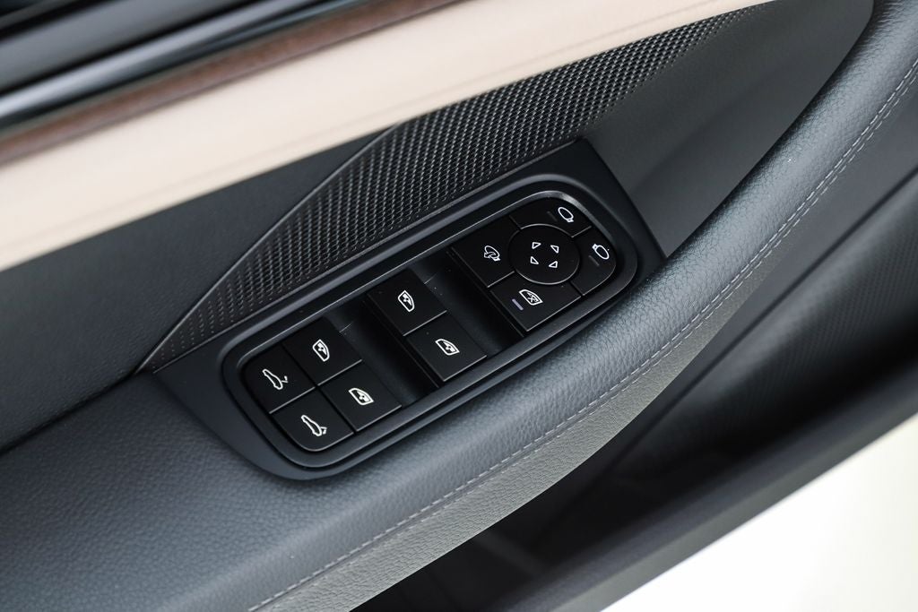 2025 Porsche Panamera 4