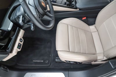 2025 Porsche Panamera 4
