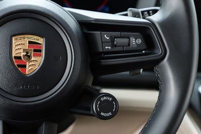 2025 Porsche Panamera 4
