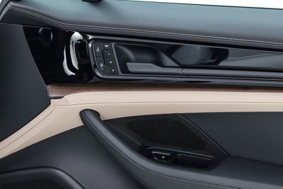 2025 Porsche Panamera 4