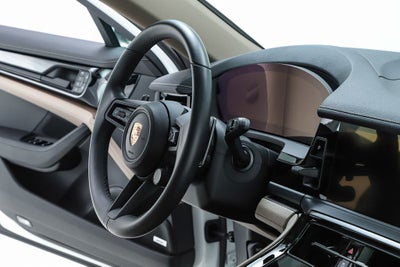 2025 Porsche Panamera 4
