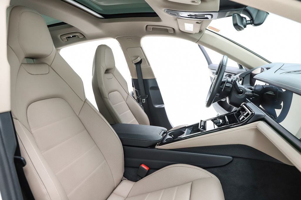 2025 Porsche Panamera 4