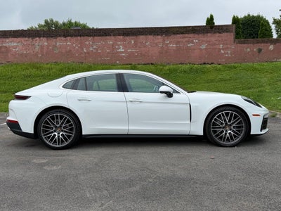 2025 Porsche Panamera 4