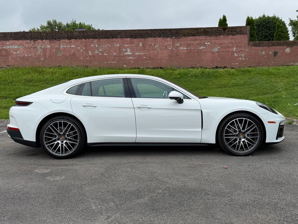 2025 Porsche Panamera 4