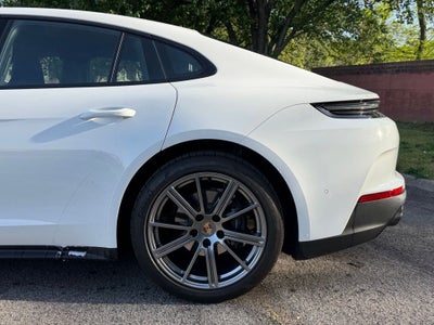 2025 Porsche Panamera 4