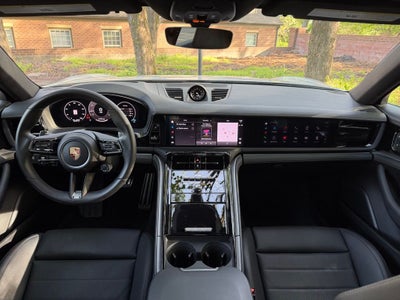 2025 Porsche Panamera 4