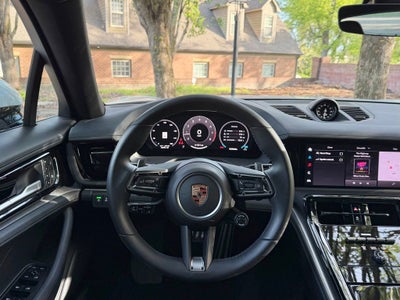 2025 Porsche Panamera 4