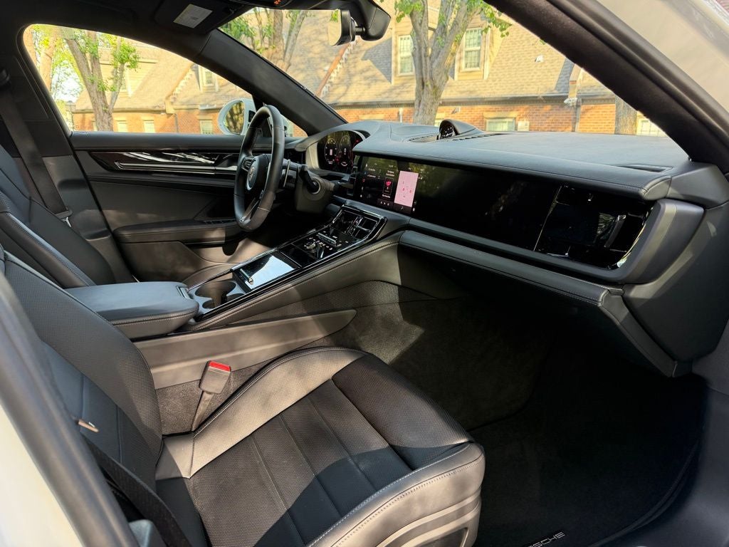 2025 Porsche Panamera 4