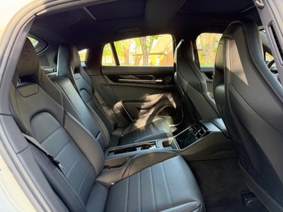2025 Porsche Panamera 4