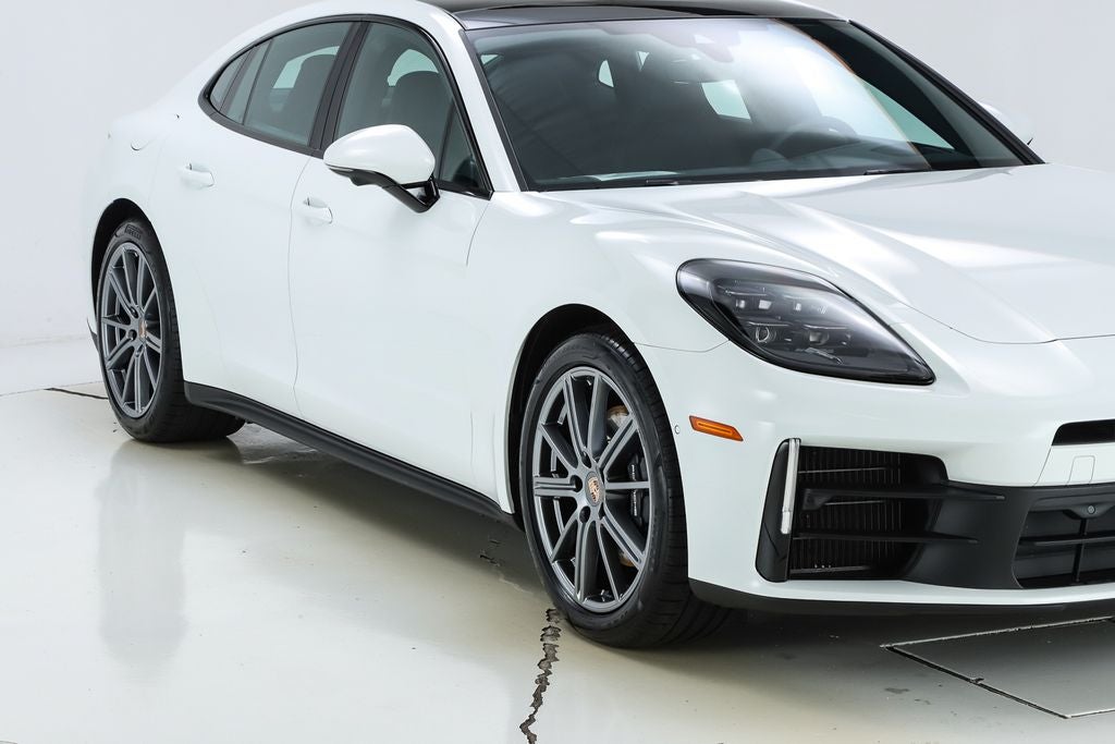 2025 Porsche Panamera 4