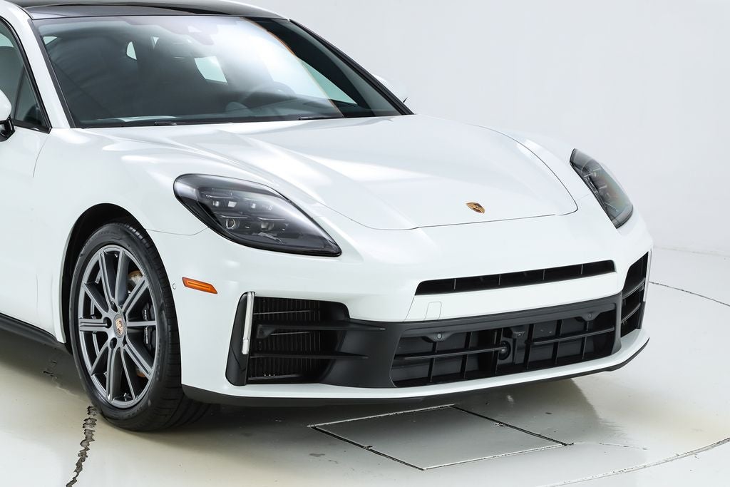 2025 Porsche Panamera 4