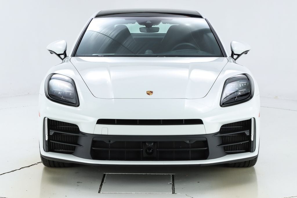 2025 Porsche Panamera 4