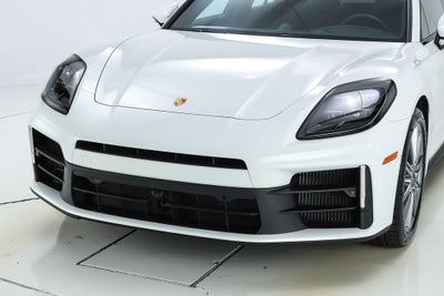 2025 Porsche Panamera 4
