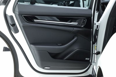 2025 Porsche Panamera 4