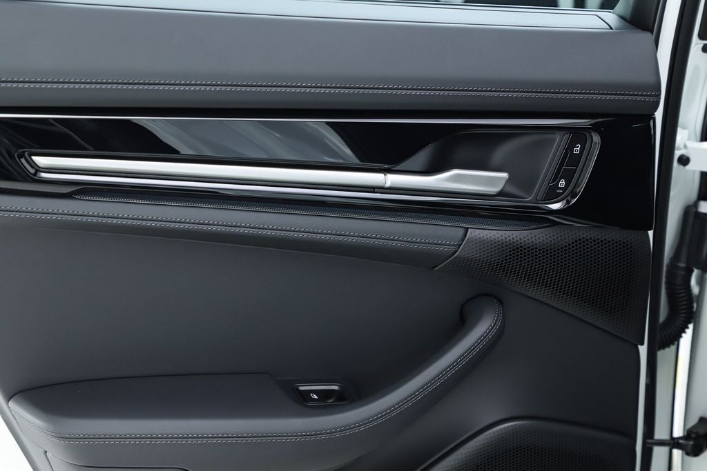 2025 Porsche Panamera 4