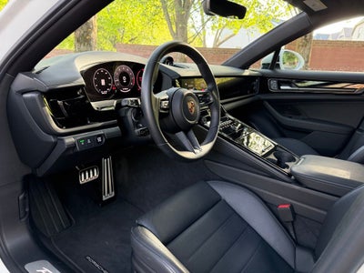 2025 Porsche Panamera 4