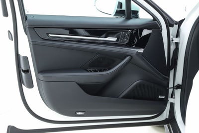 2025 Porsche Panamera 4