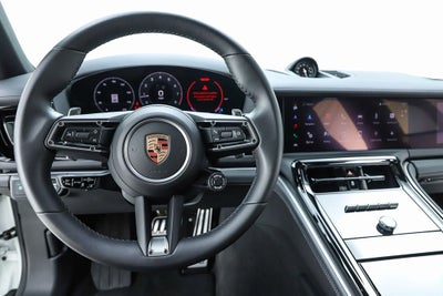 2025 Porsche Panamera 4
