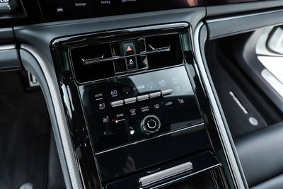 2025 Porsche Panamera 4