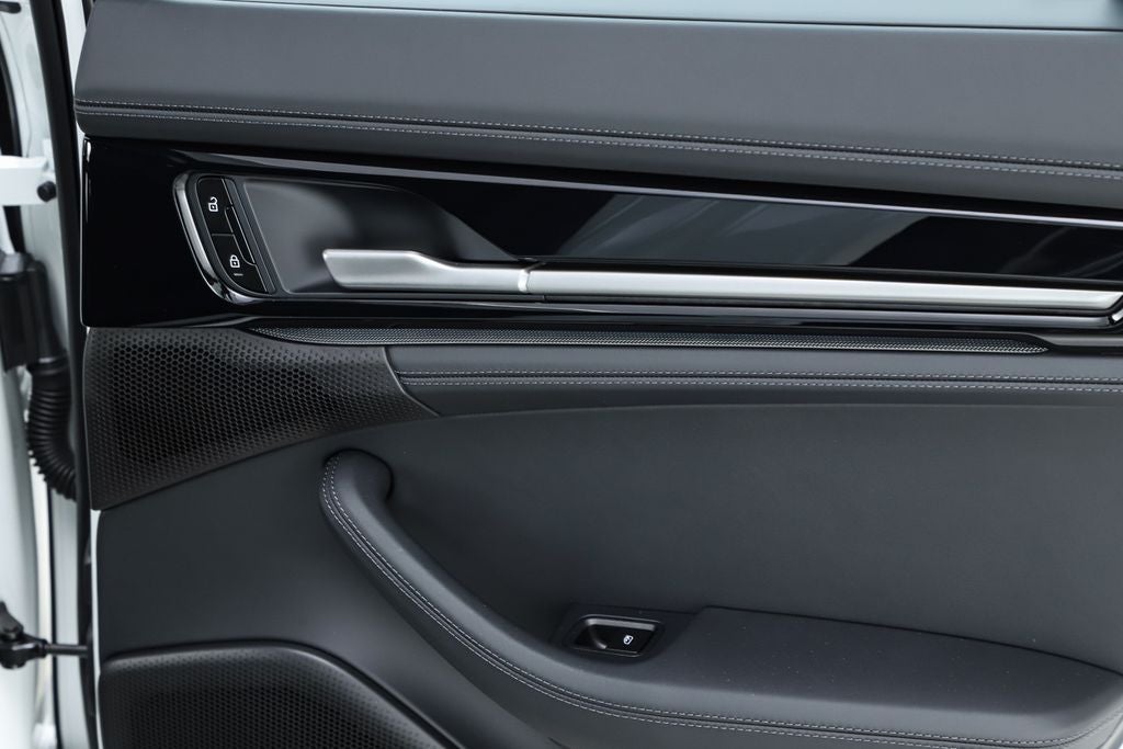 2025 Porsche Panamera 4