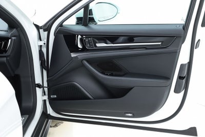2025 Porsche Panamera 4
