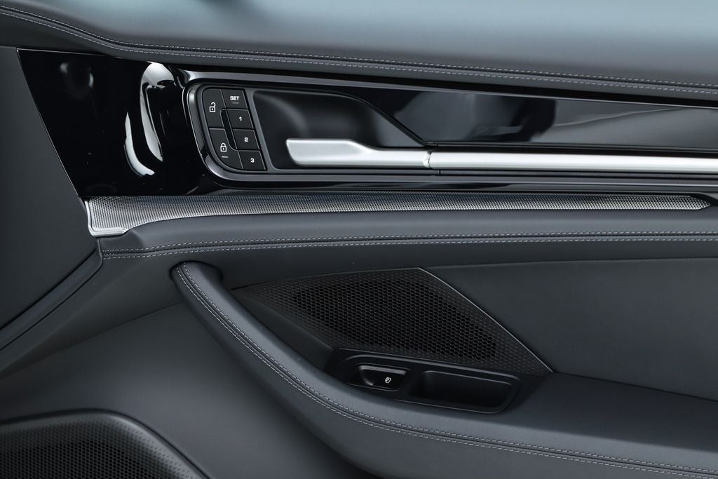 2025 Porsche Panamera 4