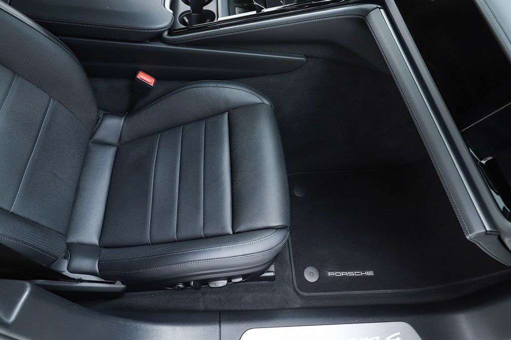 2025 Porsche Panamera 4