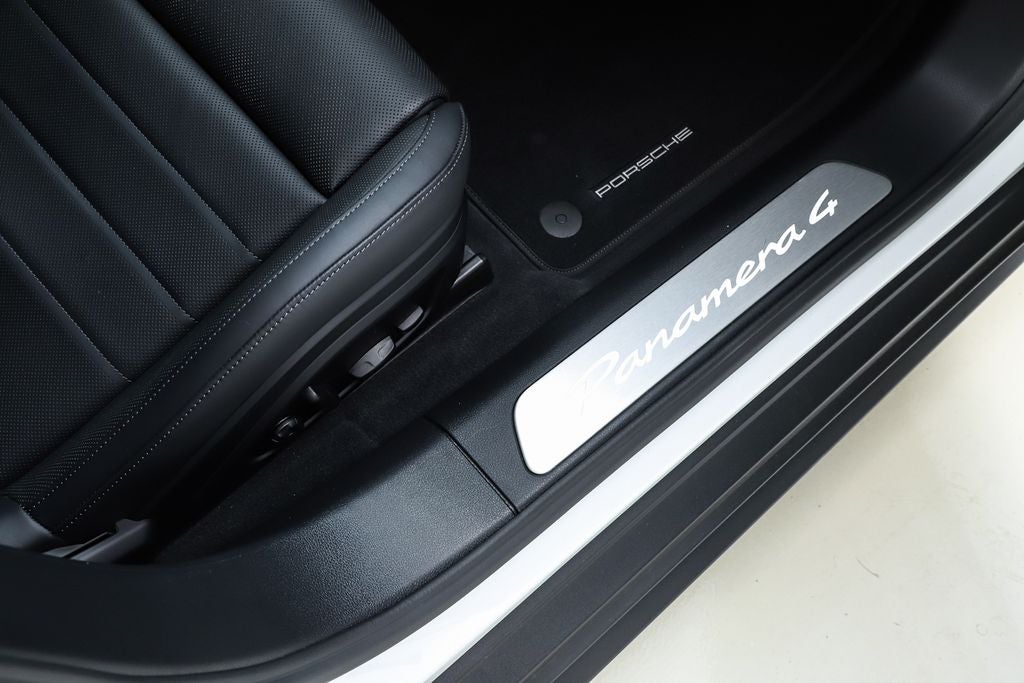2025 Porsche Panamera 4