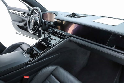 2025 Porsche Panamera 4