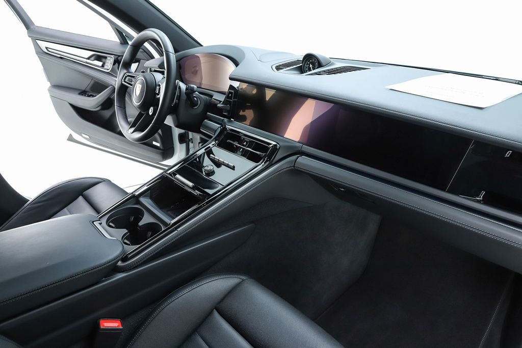 2025 Porsche Panamera 4