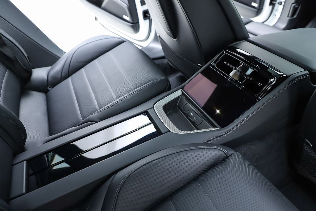 2025 Porsche Panamera 4