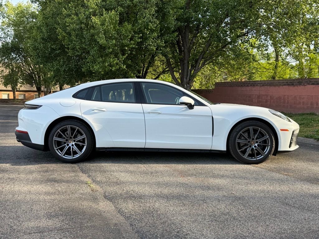 2025 Porsche Panamera 4