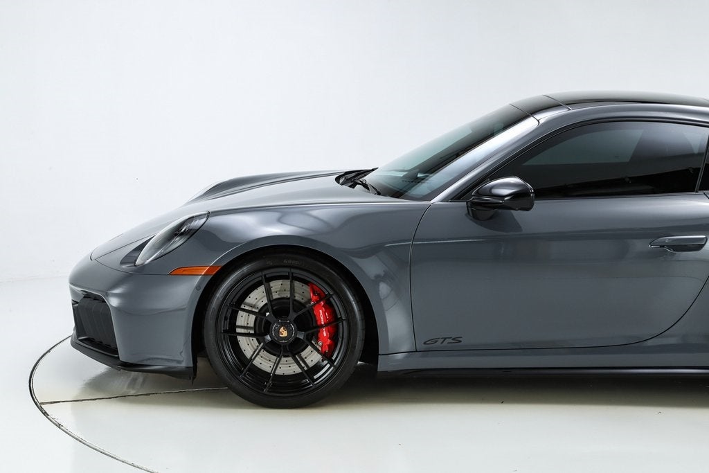 2025 Porsche 911 Carrera 4 GTS