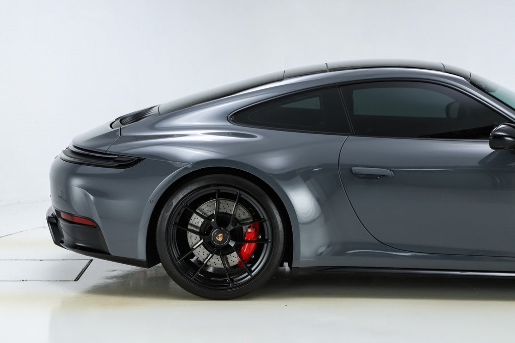 2025 Porsche 911 Carrera 4 GTS