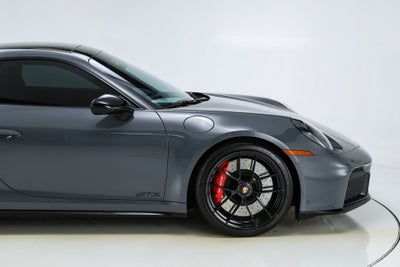 2025 Porsche 911 Carrera 4 GTS