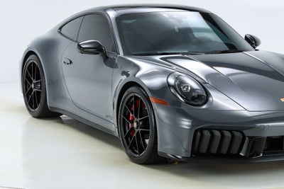 2025 Porsche 911 Carrera 4 GTS