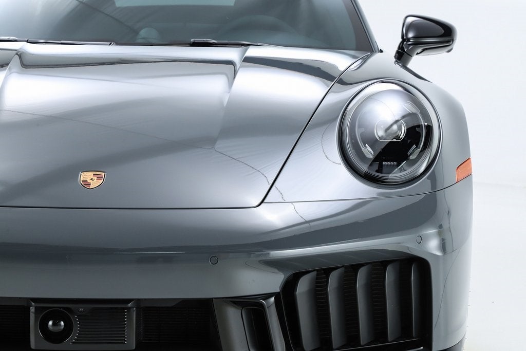 2025 Porsche 911 Carrera 4 GTS