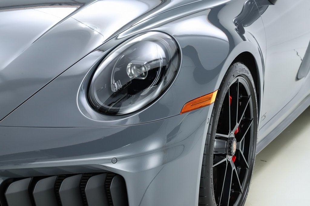 2025 Porsche 911 Carrera 4 GTS