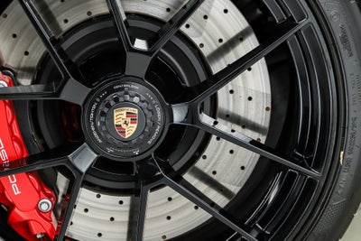 2025 Porsche 911 Carrera 4 GTS