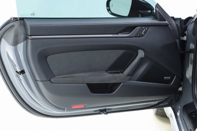 2025 Porsche 911 Carrera 4 GTS